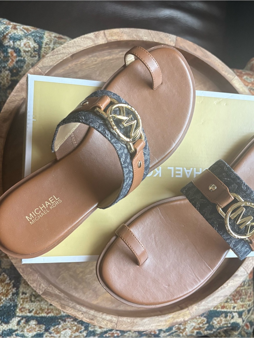 9 Michael Kors Rory Denim Multi Flat Toe ring sandals. GUC.